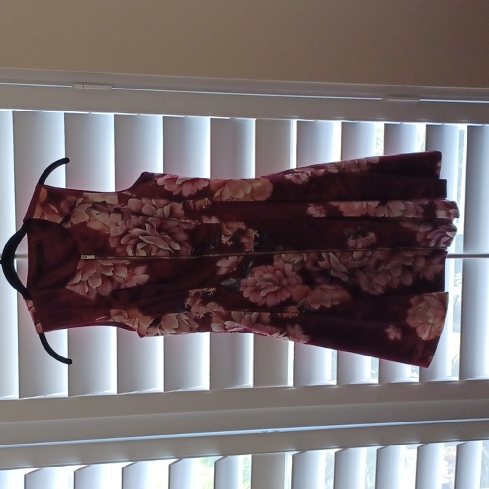 Portman's A-line dress in EU size 10 (close to US size 6).
